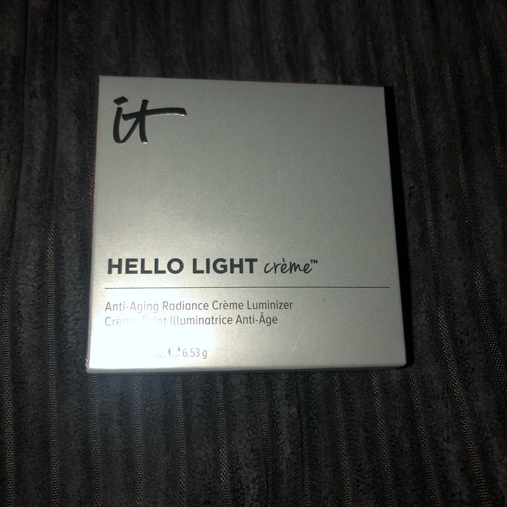 IT cosmetics Hello Light creme. New in box